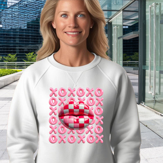 Love Lips-Unisex Heavy Blend™ Crewneck Sweatshirt